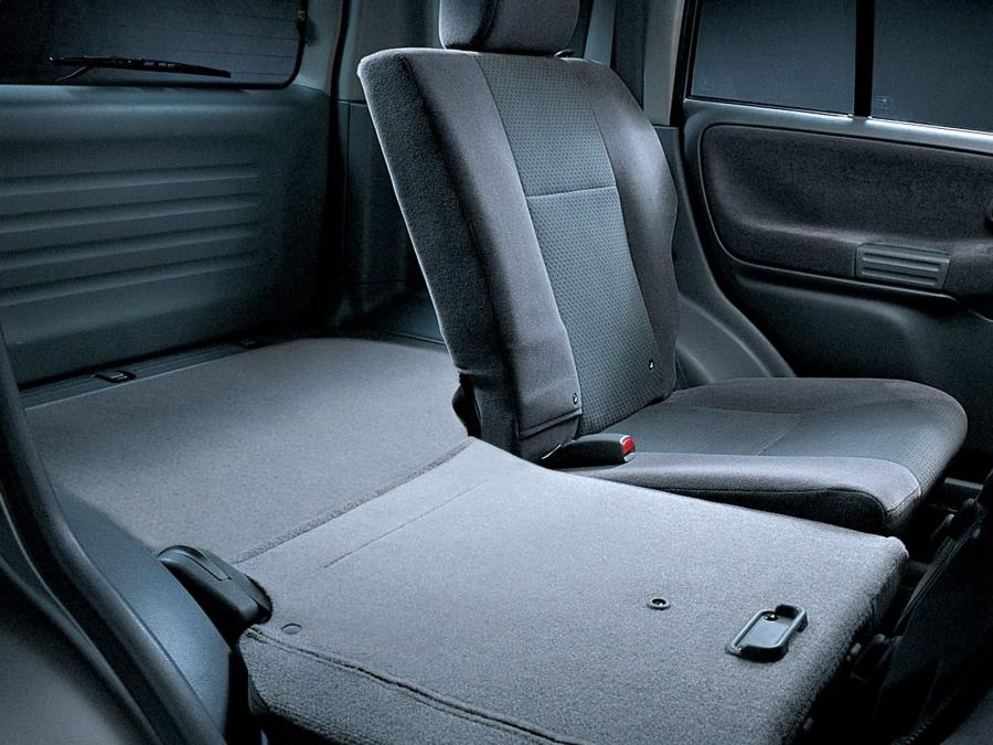  Suzuki Grand Vitara 2004 года  (фото 14 из 25)